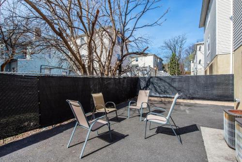 صورة لـ Lovely 3BR Home Quick Trip to NYC Prudential في نيوآرك