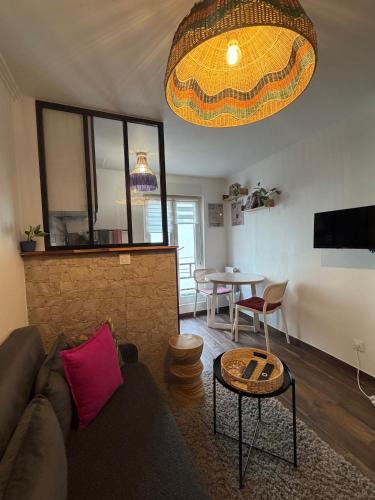 20 sqm appartment with bedroom near Montmartre