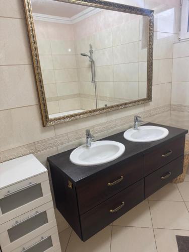 Ένα μπάνιο στο Kékmadár Wellness Apartman Kalocsa