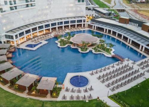 Πισίνα στο ή κοντά στο 2Bedroom Apartment in Grand Sapphire Complex Featuring a Pool and Casino