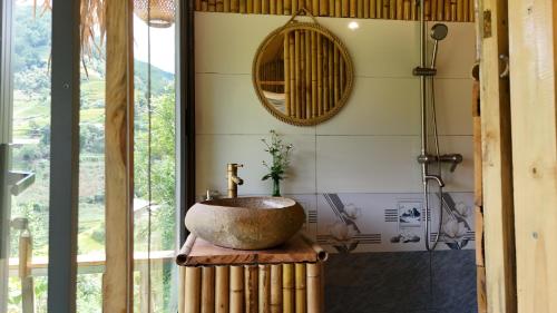 Koupelna v ubytování Mu Cang Chai Big view homestay, tour & vegetarian