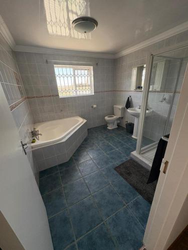 Et badeværelse på North of the vines