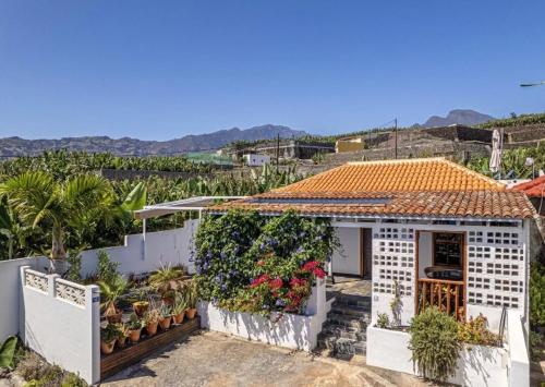 En generel udsigt til bjerge eller udsigt til bjerge taget fra feriehuset