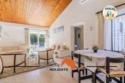 #329 Villa w Pool Family Stay