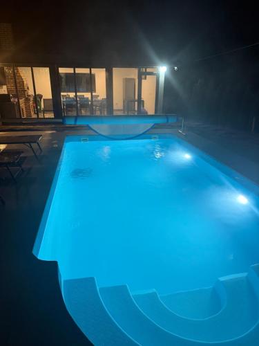 Foto dalla galleria di Casuta de pe Ses a Novaci-Străini