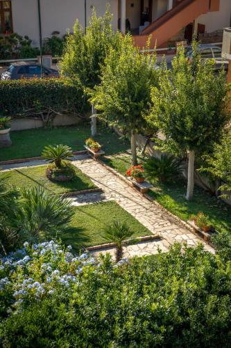 Сад в Hotel Giardino La Playa - Adults Only