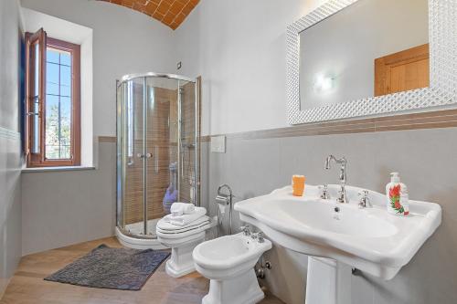 Phòng tắm tại Amazing View Laporecchio Hills