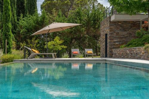 Architect's Villa With Infinity Swimming Pool