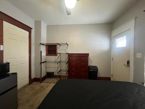 Afbeelding uit fotogalerij van S and K Properties in Moline