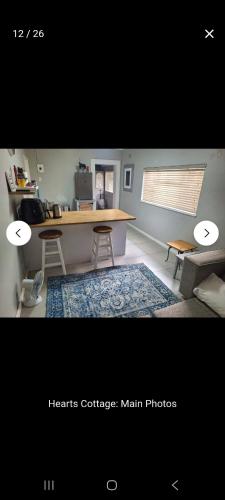 Et tv og/eller underholdning på Heart's Cottage