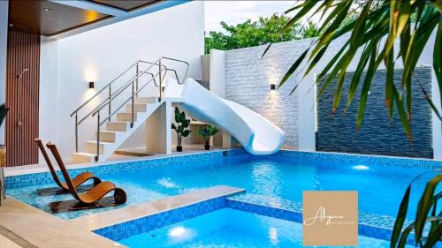 Soonyang Family Escape : مسبح وزحليقة في بيت