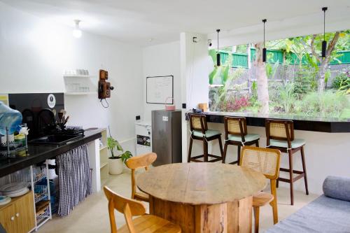 Nhà bếp/bếp nhỏ tại Beehive Cottages