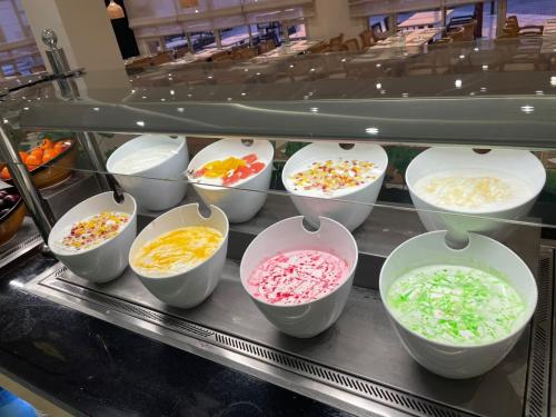 シャルム・エル・シェイクにあるInvidia Coral Beach Tiranの棚の一杯