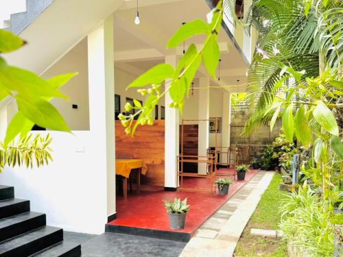 Nethmi Homestay & family Restaurant