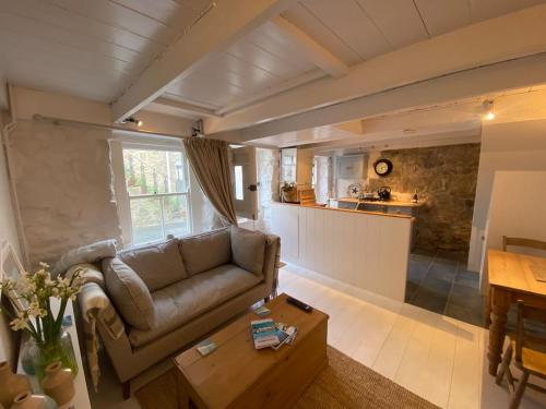 Et opholdsområde på Sea-AH-na Side Cottage