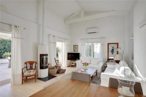 Гостиная зона в Le Cabanon Cap d Antibes 80 m de la plage