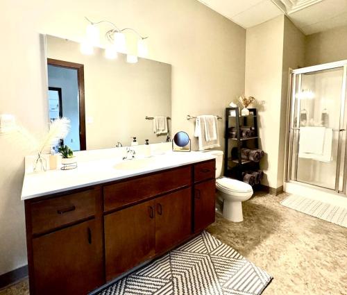 Et badeværelse på The Bellevue in Canal Park