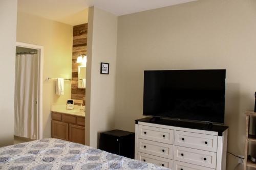 Μια τηλεόραση ή/και κέντρο ψυχαγωγίας στο Royal Suite