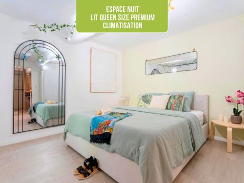 a bedroom with a bed and a large mirror at L'Escale - Idéal Couple & Pro en Quête d'un Moment Détente et se Ressourcer - Sauna Exclusif & Terrasse Privée - Piscine - WIFI HD - 5min Port Toulon & Plage in Toulon