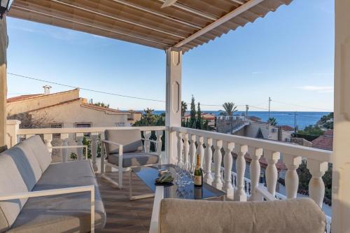 Villa 200m from the beach, jacuzzi, swimming pool, BBQ