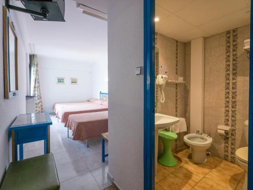 Un baño de Checkin Garbí