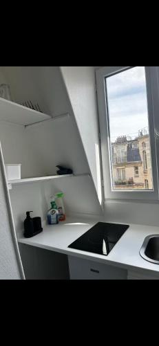 Chambre au pied de la Tour Eiffel