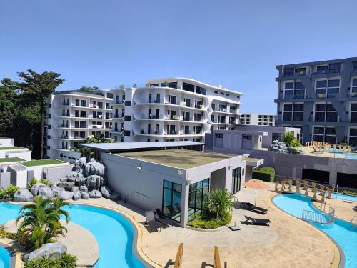 Πισίνα στο ή κοντά στο 靠近naiharn beach , utopia residence pool view,A208