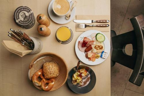 Đồ ăn tại/gần khách sạn