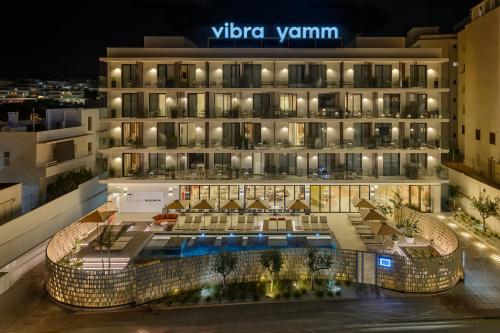 an aerial view of the vida yemen hotel at Hotel Vibra Yamm Urban - Adults only in San Antonio