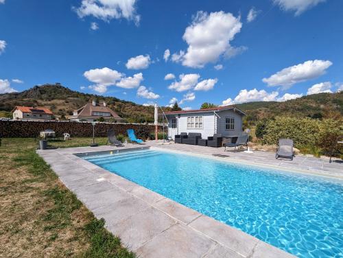 Πισίνα στο ή κοντά στο Chambre d'hôtes à Vousse