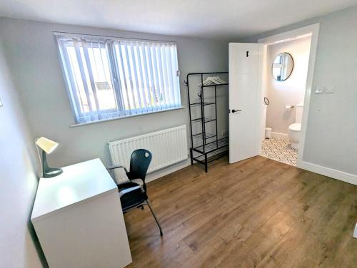 Et badeværelse på 3 bedroom, 3 en-suite modern home