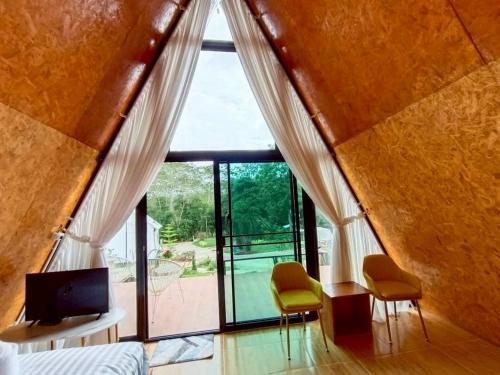 Et tv og/eller underholdning på ห่มดาวฮิลล์