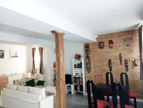 Laurel Cozy Home