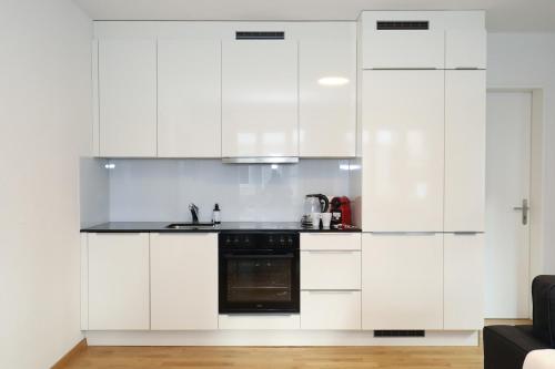 New City Center Apt with Private Entry & Parking