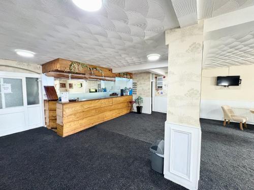 Η κουζίνα ή μικρή κουζίνα στο Savoy Hotel