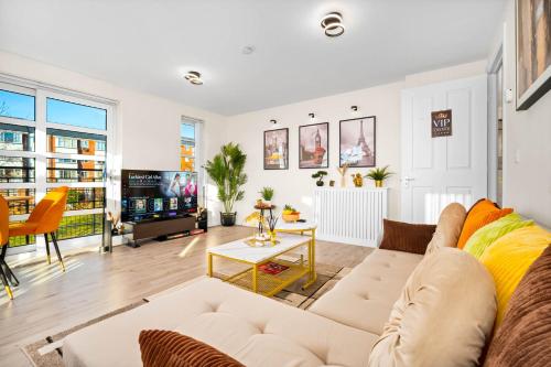 Телевизор и/или развлекательный центр в Dote Haven Stylish 2 Bed Apartment - Free Parking and Free High Speed WIFI