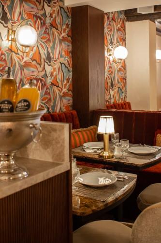 Posezení v ubytování Hotel Des Deux Continents