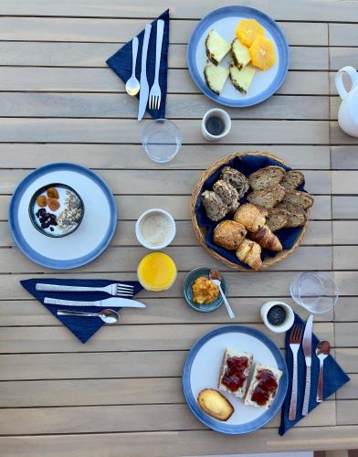 Jídlo v hotelu nebo okolí