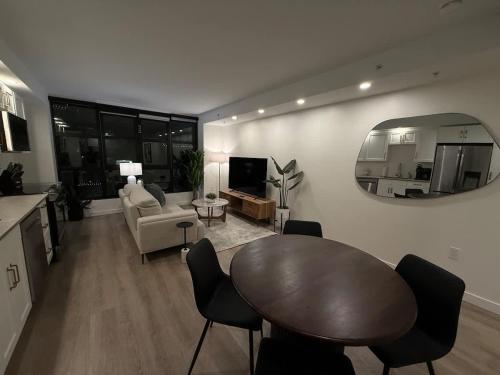 Kuchyň nebo kuchyňský kout v ubytování Halifax Waterfront 2 BR and 1 Bath with 6 appliances