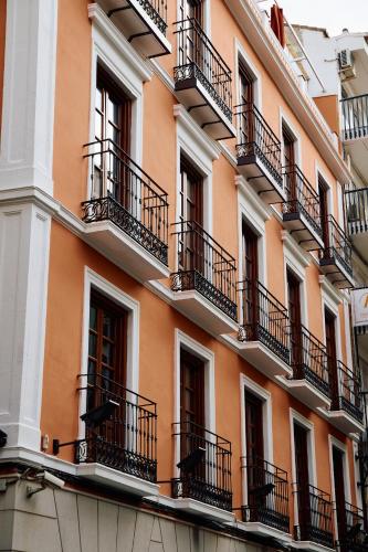 Honest Granada Hotel