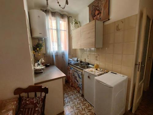 Køkken eller tekøkken på Casa Vacanza Cleopatra Beachfront Augusta