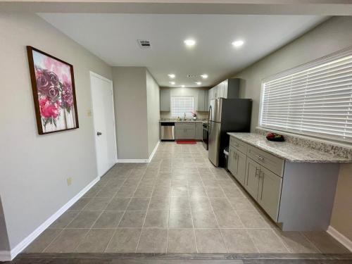 Η κουζίνα ή μικρή κουζίνα στο The Serenity Haven Ocean Springs Getaway