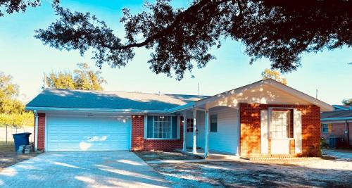 Το κτήριο όπου στεγάζεται  η παραθεριστική κατοικία