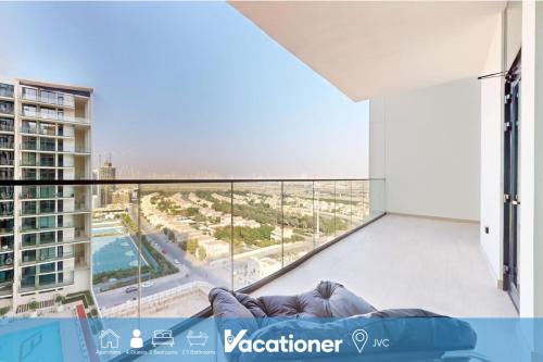 Vacationer Holiday Homes l Classy 2 Bedroom l Private Jacuzzi l near Circle Mall