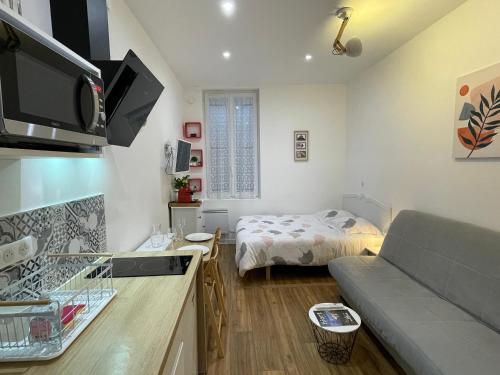 Η κουζίνα ή μικρή κουζίνα στο Chez Jean-Yves et Zoé - LA DOLCE VITA - Au calme, Très propre, Proche parkings