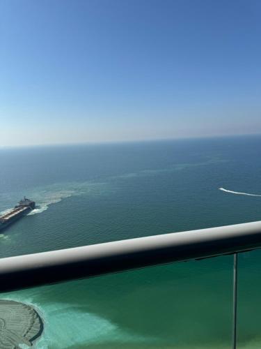 Sand And Beachfront Havens with sea view&pool&Gym&jacuzz