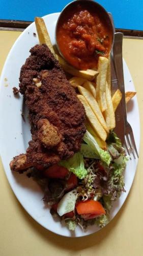 Mad på pensionatet eller i nærheden