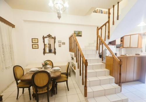 Iselia House