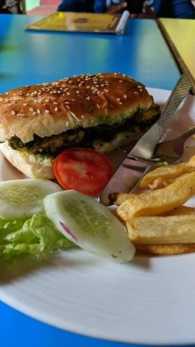 Mad på pensionatet eller i nærheden