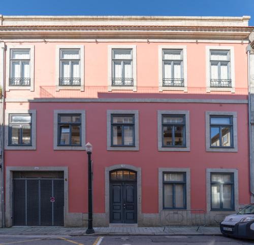 Host Wise - Modern Stuning Flat w Prime Location